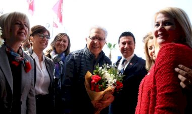 Zülfü Livaneli'nden Ahmet Aras'a Ziyaret