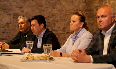 Bodrum Belediye Başkanı Ahmet Aras, Bodrum Çarşı Esnafı ile Bir Araya Geldi