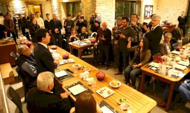 Başkan Aras Basın Mensuplarıyla Bir Araya Geldi