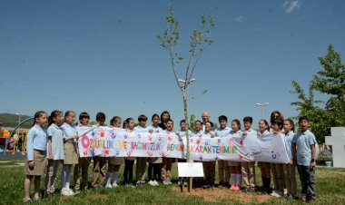 19 Mayıs’ın Yüzüncü Yılı İçin Çınar Ağacı Diktiler