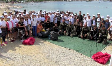 Çocuklar Plajı, Büyükler Denizi Temizledi