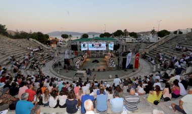 Bodrum'da Tari̇hi̇ Bi̇r Mecli̇s Toplantısı