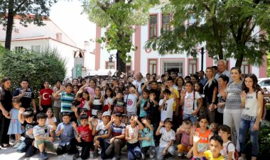 Mutlu Çocuklar Umutlu Yarınlar