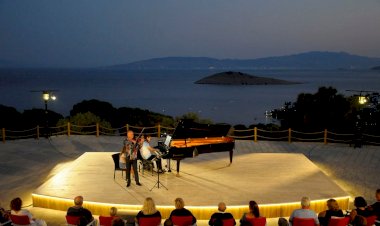 Gümüşlük Festivalinde Keman – Piyano Düeti Vardı