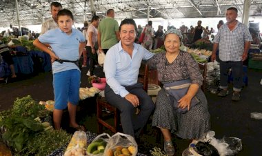 Başkan Aras Pazarcı Esnafı ile Dertleşti