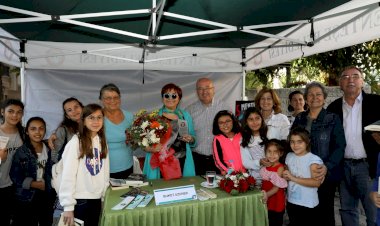 Yazar Buket Uzuner, Okurlarıyla Buluştu