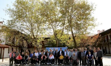 Engelli Bireylere Akülü Sandalye