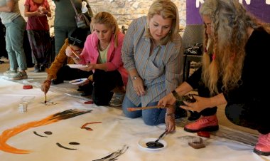 Bodrum’da Kadınların Çığlığı Tuvale Yansıdı