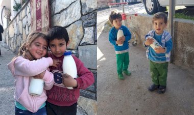 Çocuklar İçin Sokak Sokak Süt Dağıtılıyor