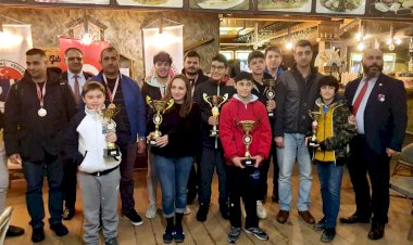 Satrançta Şampiyon, Menteşeli Sporcular