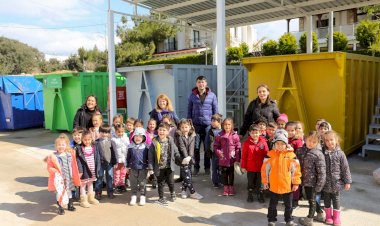 Miniklerden Atık Getirme Merkezi’ne Ziyaret