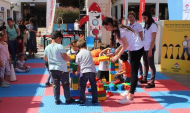 Bahçeşehir Koleji 2018 Kodlama ve Robotik Etkinliğini Oasis'te Gerçekleştirdi