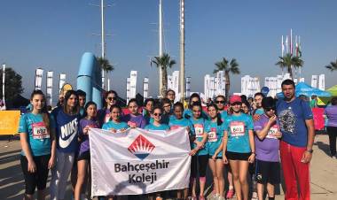 Bahçeşehir Koleji Bodrum Kampüsü Öğrencileri Görme Engelli Çocukların ‘Göz’ü Oldular