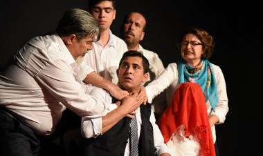 Milas Belediyesi Şehir Tiyatrosu Zamazingo İle Büyük Beğeni Topladı