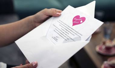 Başkan Gümüş, Gebe Okulunu Tamamlayan Anne ve Bebeğini Ziyaret Etti