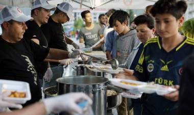 Menteşe’de İlk İftar 2 Bin 500 kişiyle Açıldı