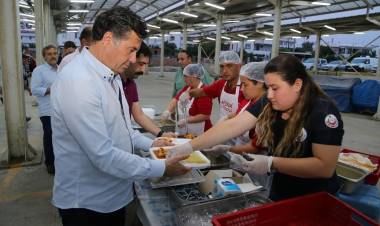 Başkan İftarda Vatandaşlarla Buluştu