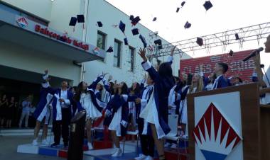 Bahçeşehir Koleji Bodrum Kampüsü Mezuniyet Sevinci Yaşıyor