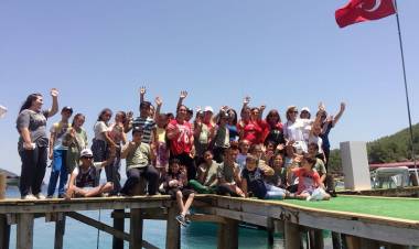 Minik Öğrencilerden Kıyı Temizliği