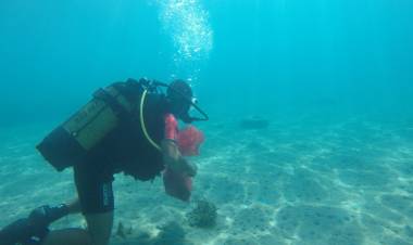 Mavi Bayraklı Halk Plajında Deniz Dibi Temizliği