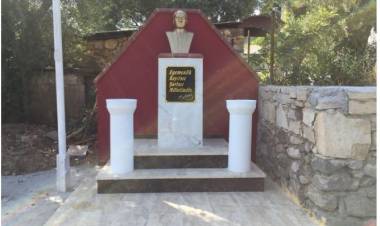 Mahallelere Atatürk Büstü