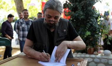 Yerkesik’te Dış Kuyular, Okurlarıyla Buluştu