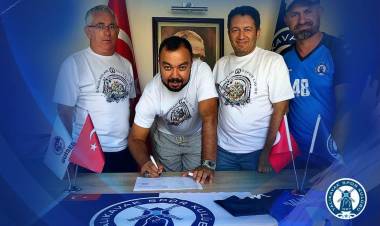 Denizin Kızlarına Deneyimli Antrenör