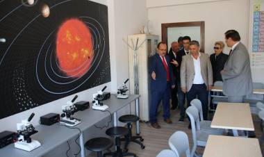 Çiftlik Mustafa Yazıcı İlkokulu-Ortaokulu’na Hayırseverler Laboratuvar