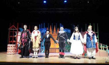 Çizmeli Kedi Çocuk Oyununa Devam