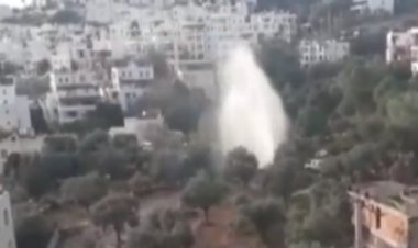 Patlayan Borudaki Su Metrelerce Yükseğe Yükseldi