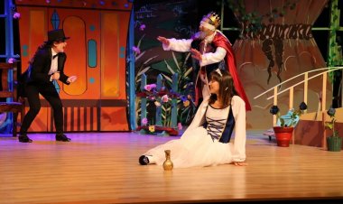 Çizmeli Kedi Yıl Sununa Kadar Sahnede Kalacak