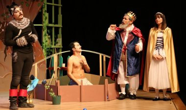 Karaovalı Çocuklar İlk Kez Tiyatroda