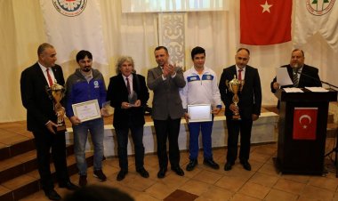 Kupa Töreninde Buruk Mutluluk