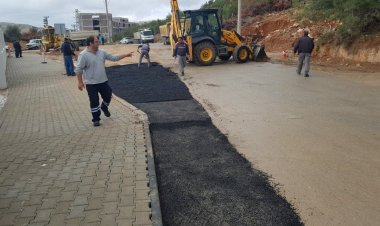 Bozulan Yolların Bakımları Yapılıyor